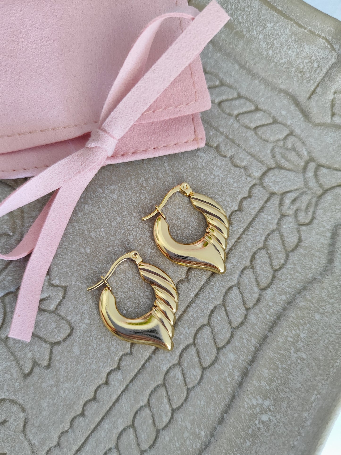 Ατσάλινα Σκουλαρίκια!