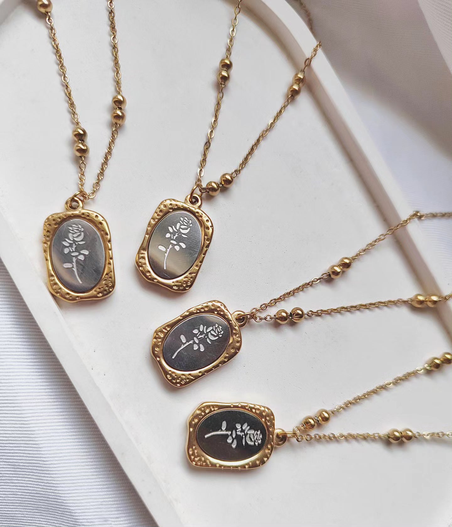 Ατσάλινα κολιέ