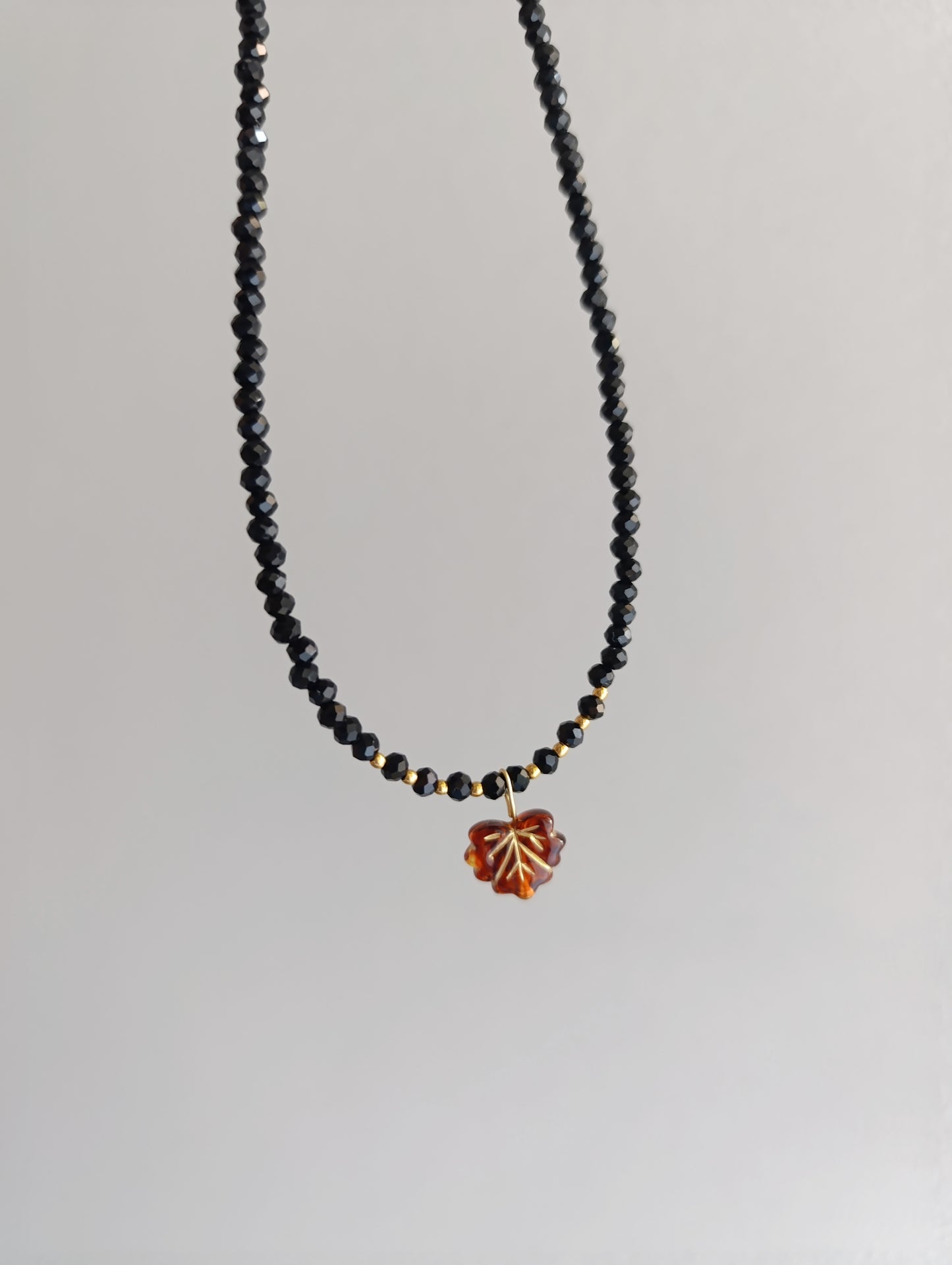 Κρυστάλλινο κολιέ!