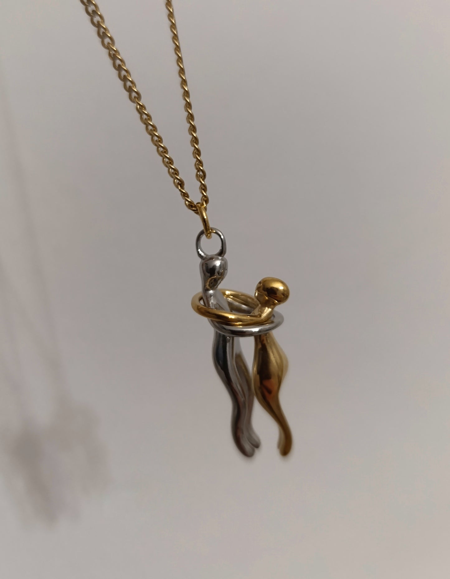 Ατσάλινα κολιέ αγκαλιά!