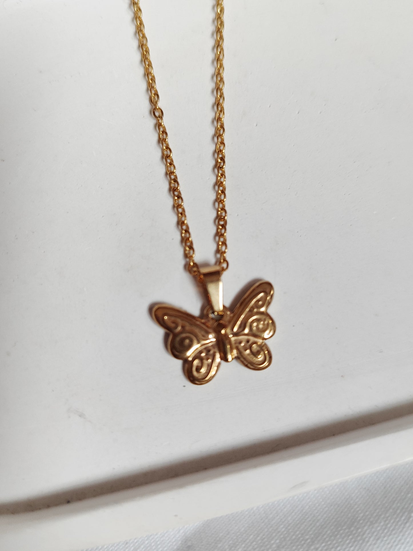 Ατσάλινα κολιέ!