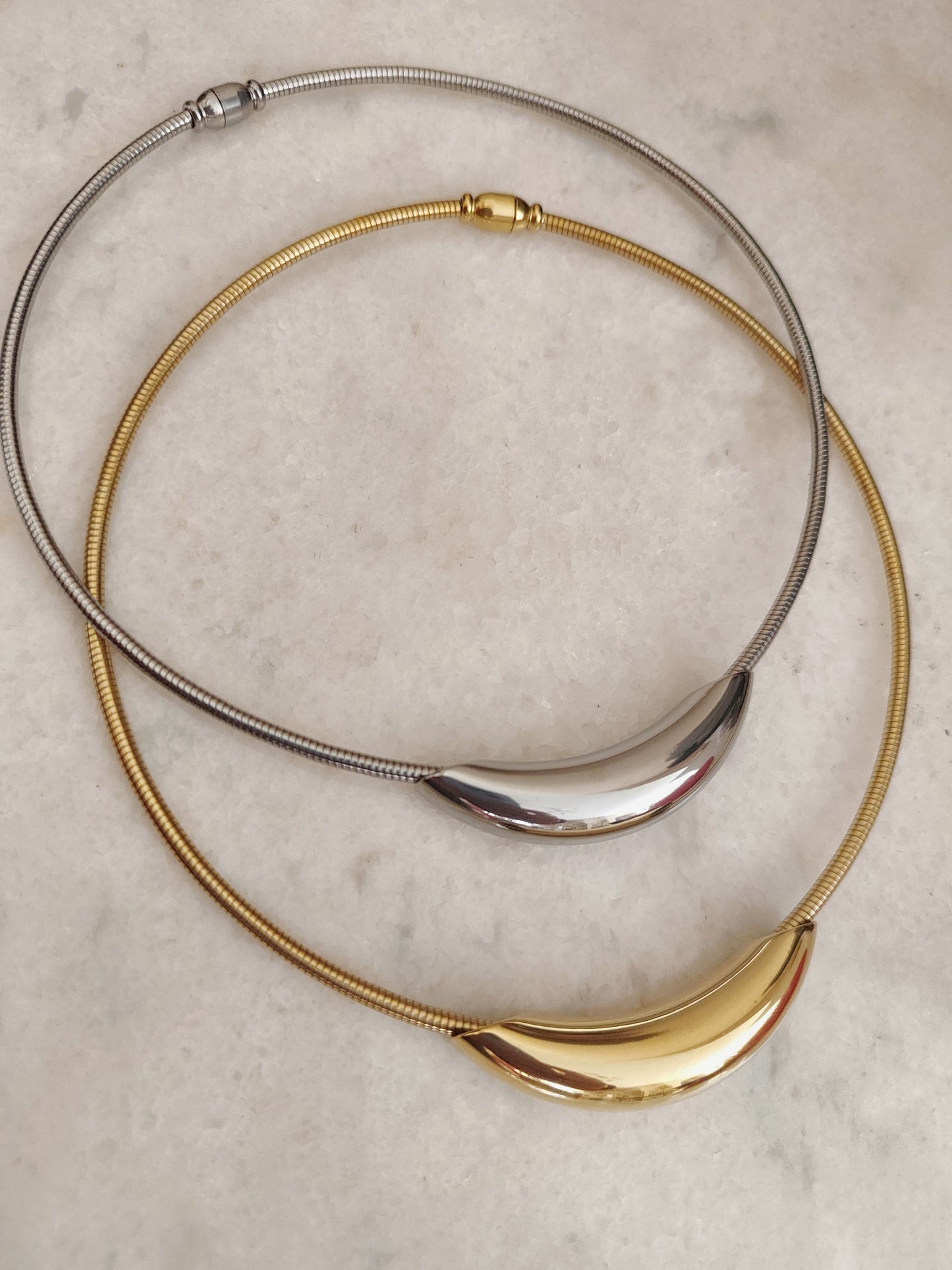 Ατσάλινα κολιέ!