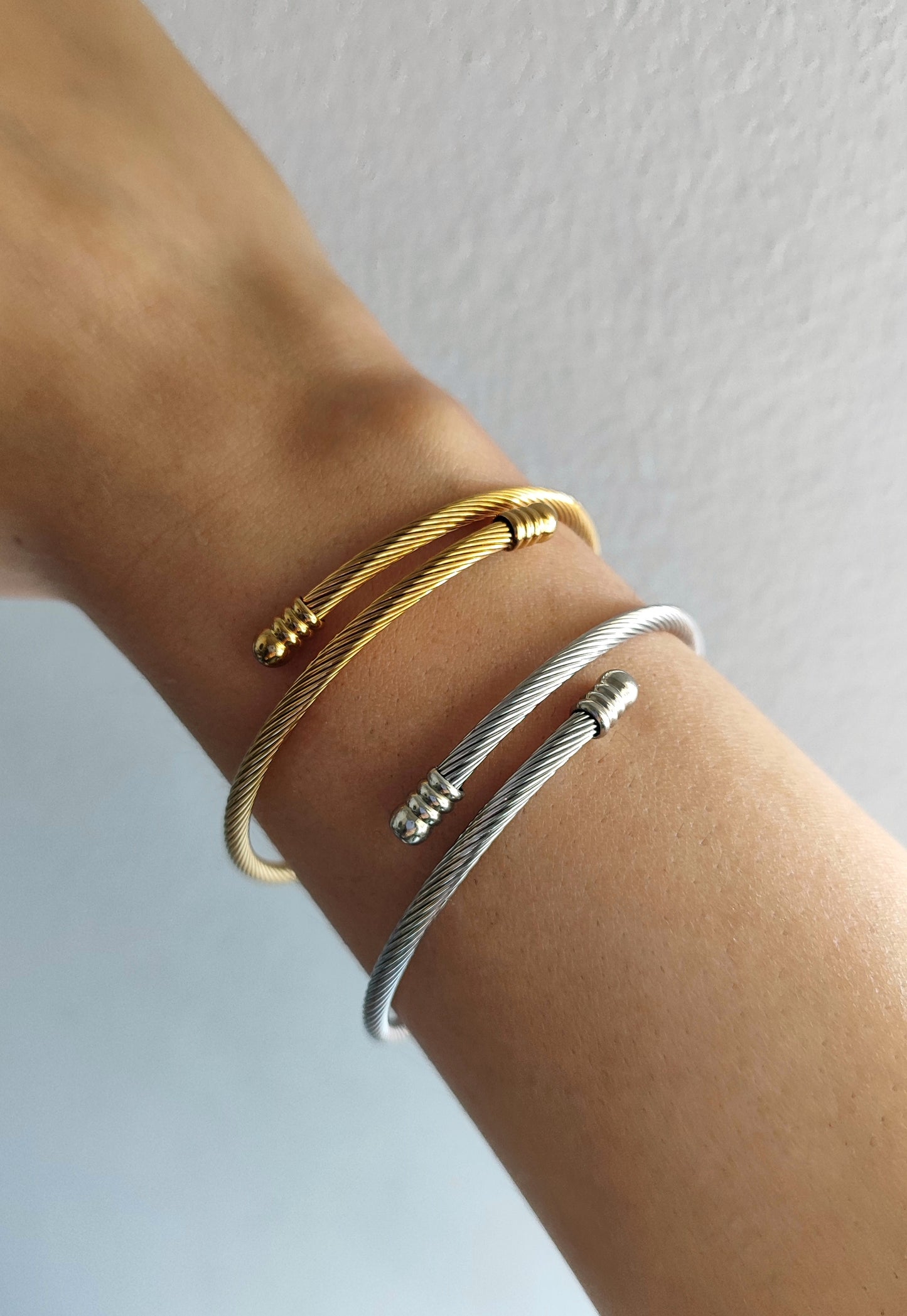 Ατσάλινες χειροπέδες!