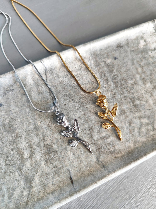 Ατσάλινα κολιέ!