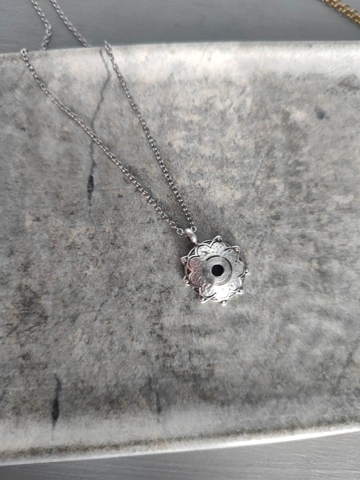 Ατσάλινα κολιέ