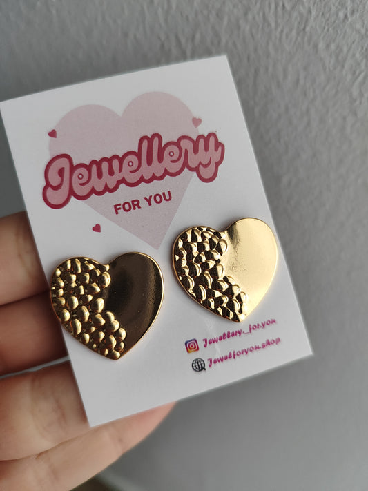 Ατσάλινα σκουλαρίκια!