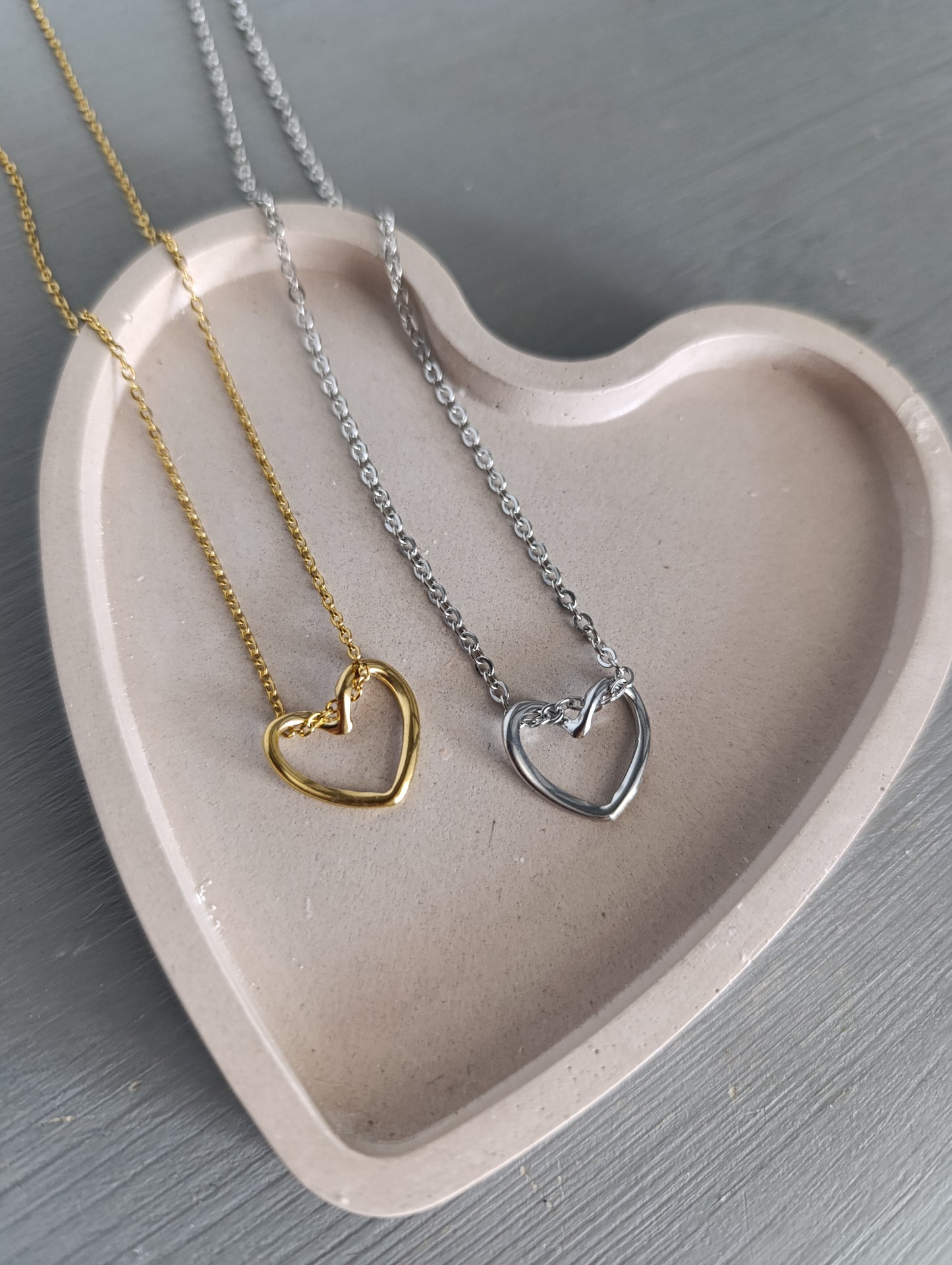 Ατσάλινα κολιέ!