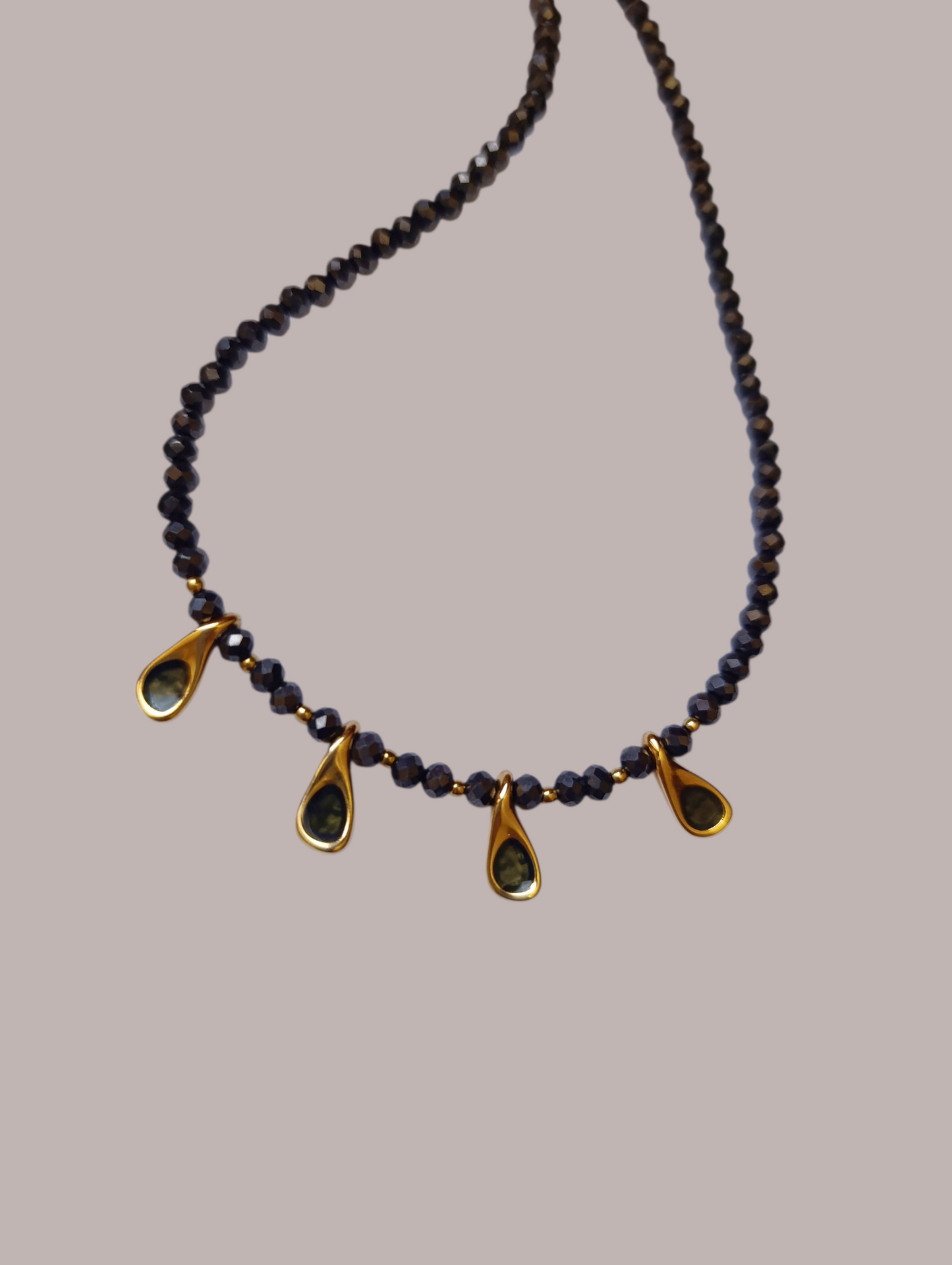 Κρυστάλλινα κολιέ!