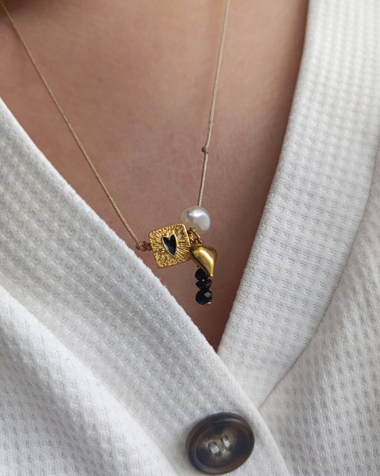 Κολιέ με κορδόνι!