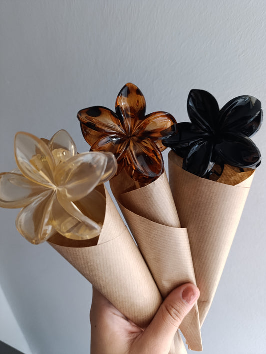 Κλαμερ μαλλιών!