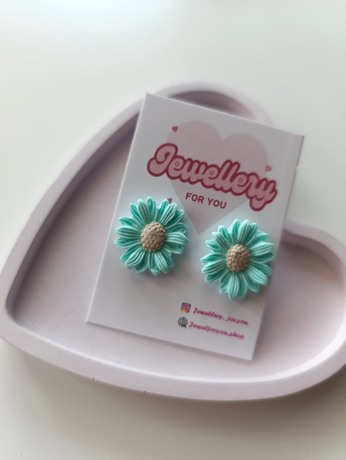 Flower earrings 🌼