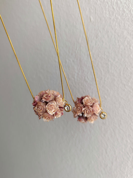 Ρομαντικό κολιέ τριαντάφυλλο!