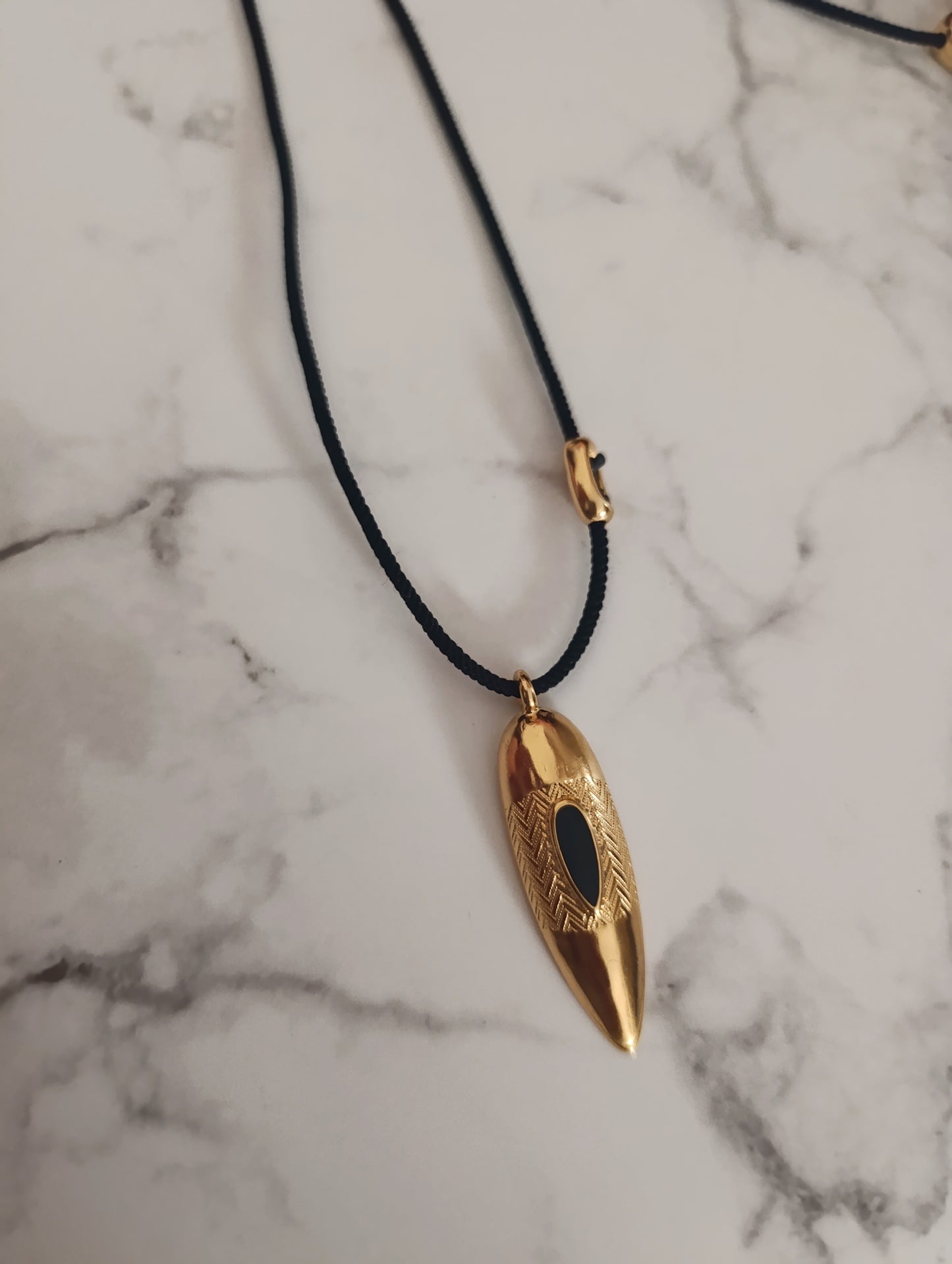 Κολιέ κορδόνι!