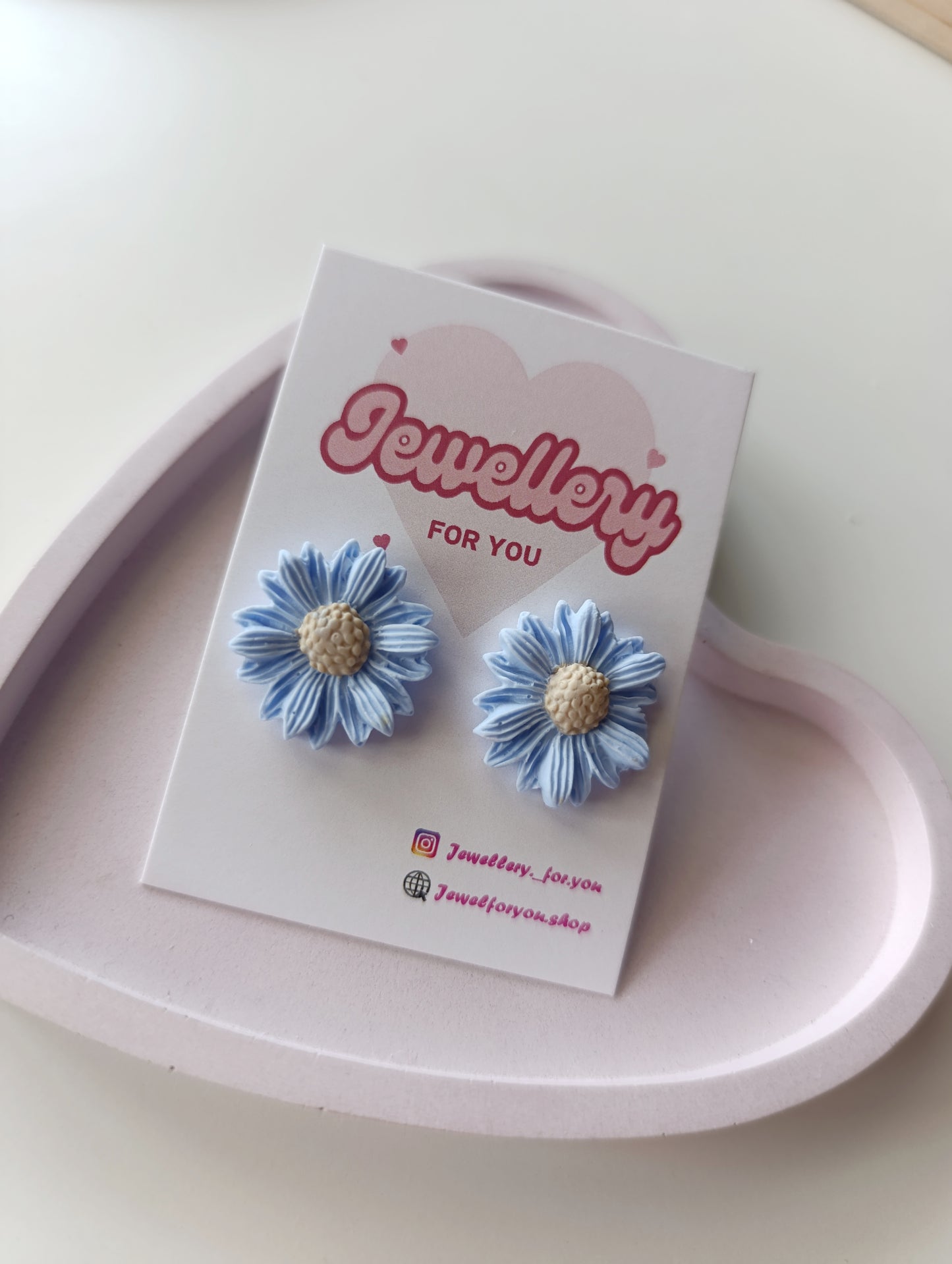 Flower earrings 🌼
