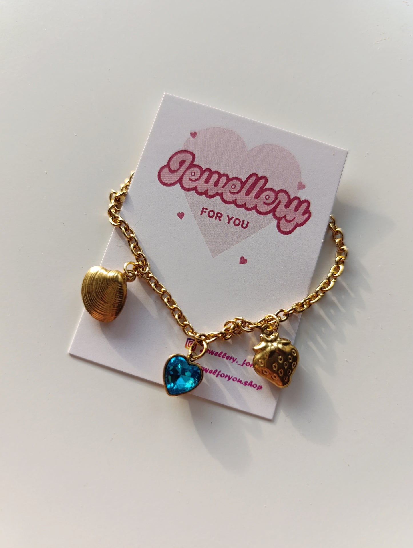 Χειροποίητα βραχιόλια!