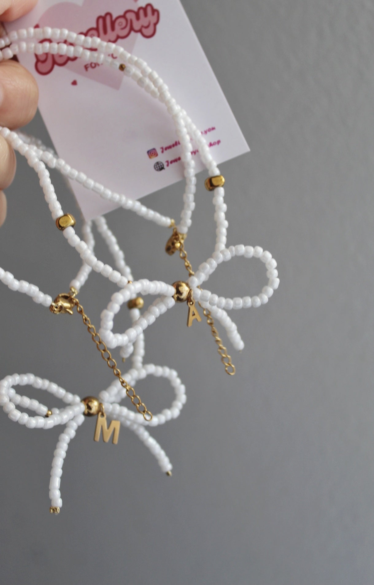 Κολιέ φιογκάκι με μονόγραμμα!