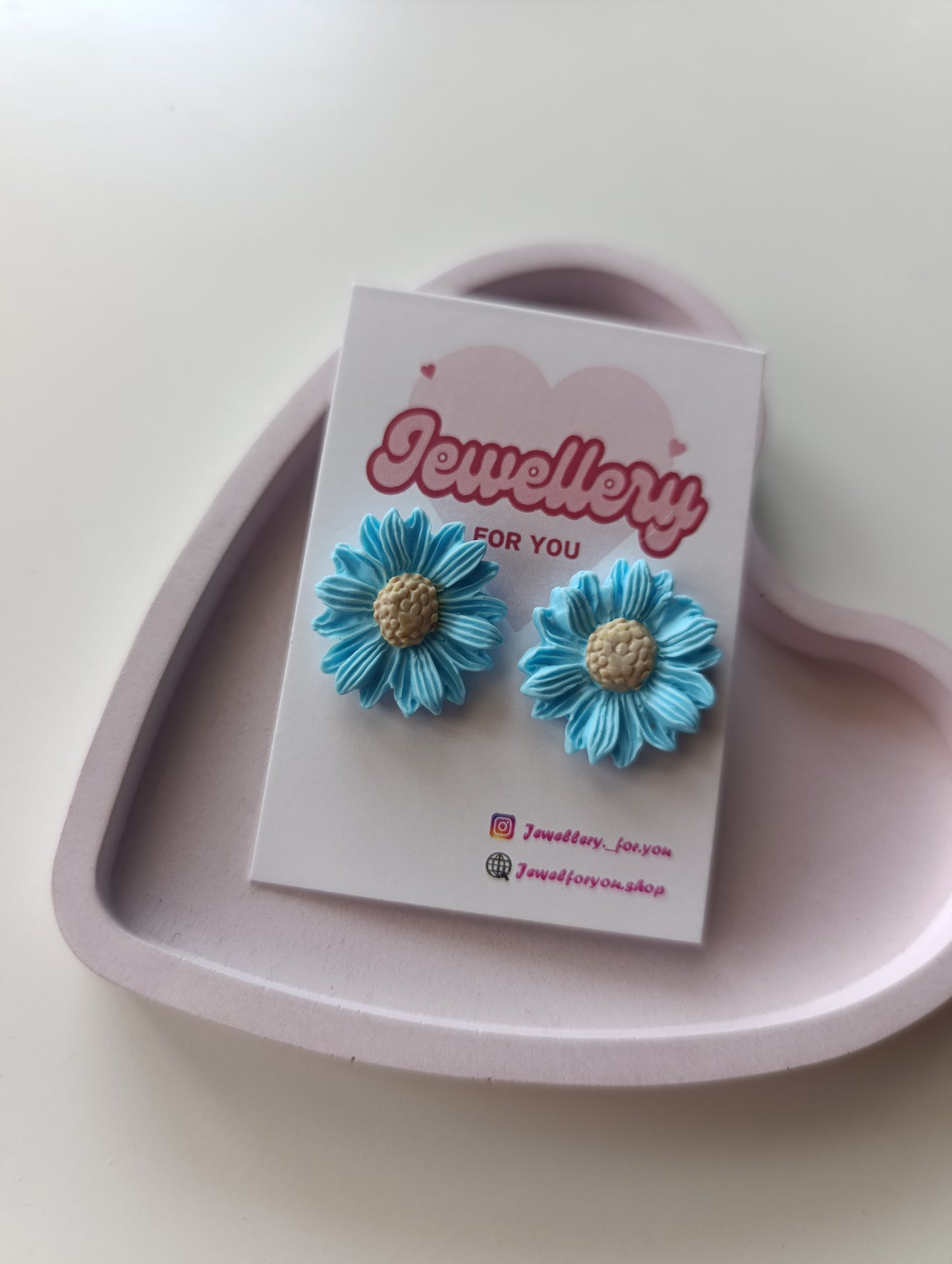 Flower earrings 🌼